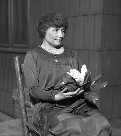 Helen Keller, Los Angeles Times photographic archive, UCLA Library, Public Domain